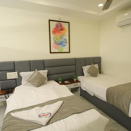 Готель Radha Rani Residency Khammam Екстер'єр фото