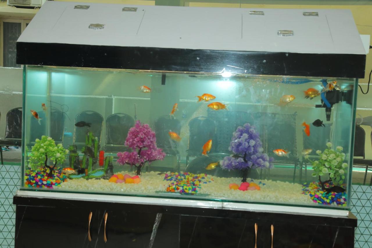 Готель Radha Rani Residency Khammam Екстер'єр фото