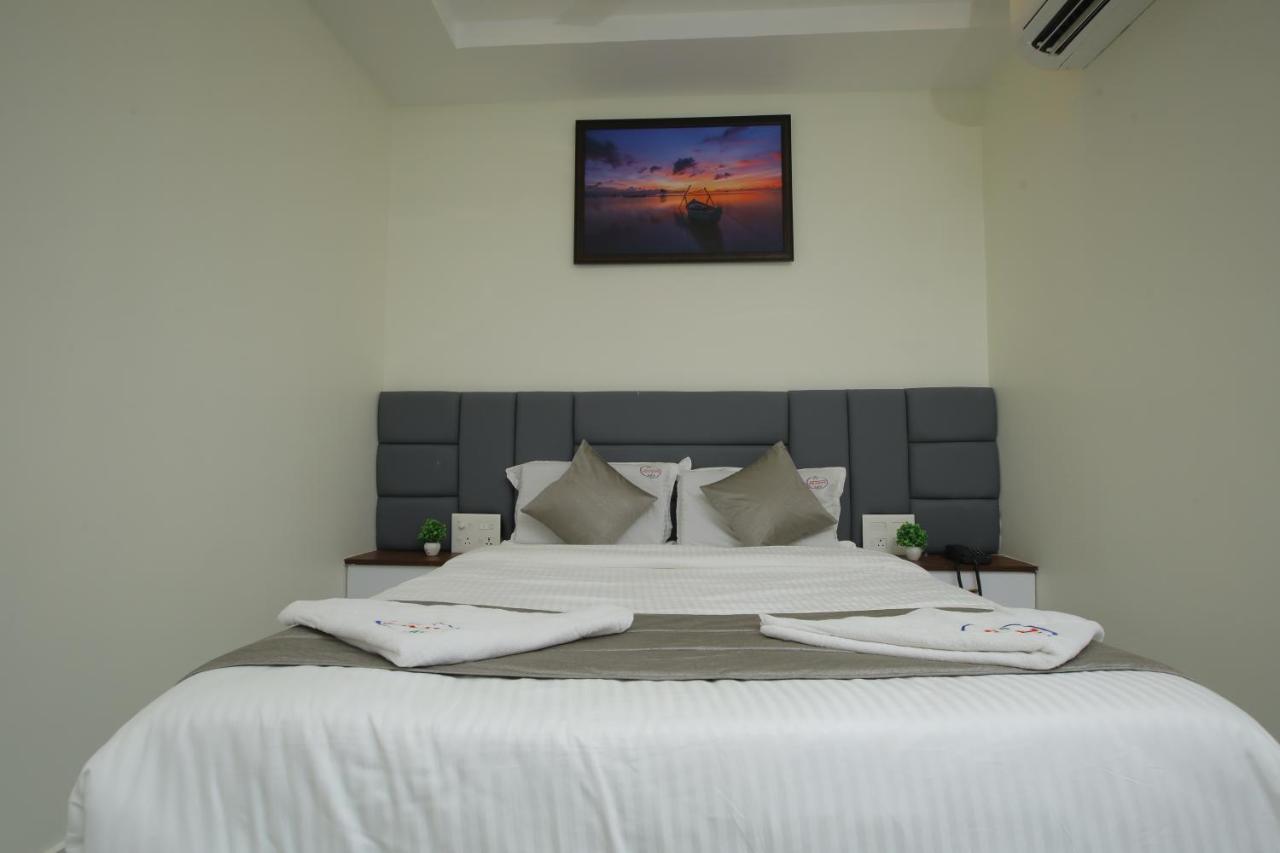 Готель Radha Rani Residency Khammam Екстер'єр фото