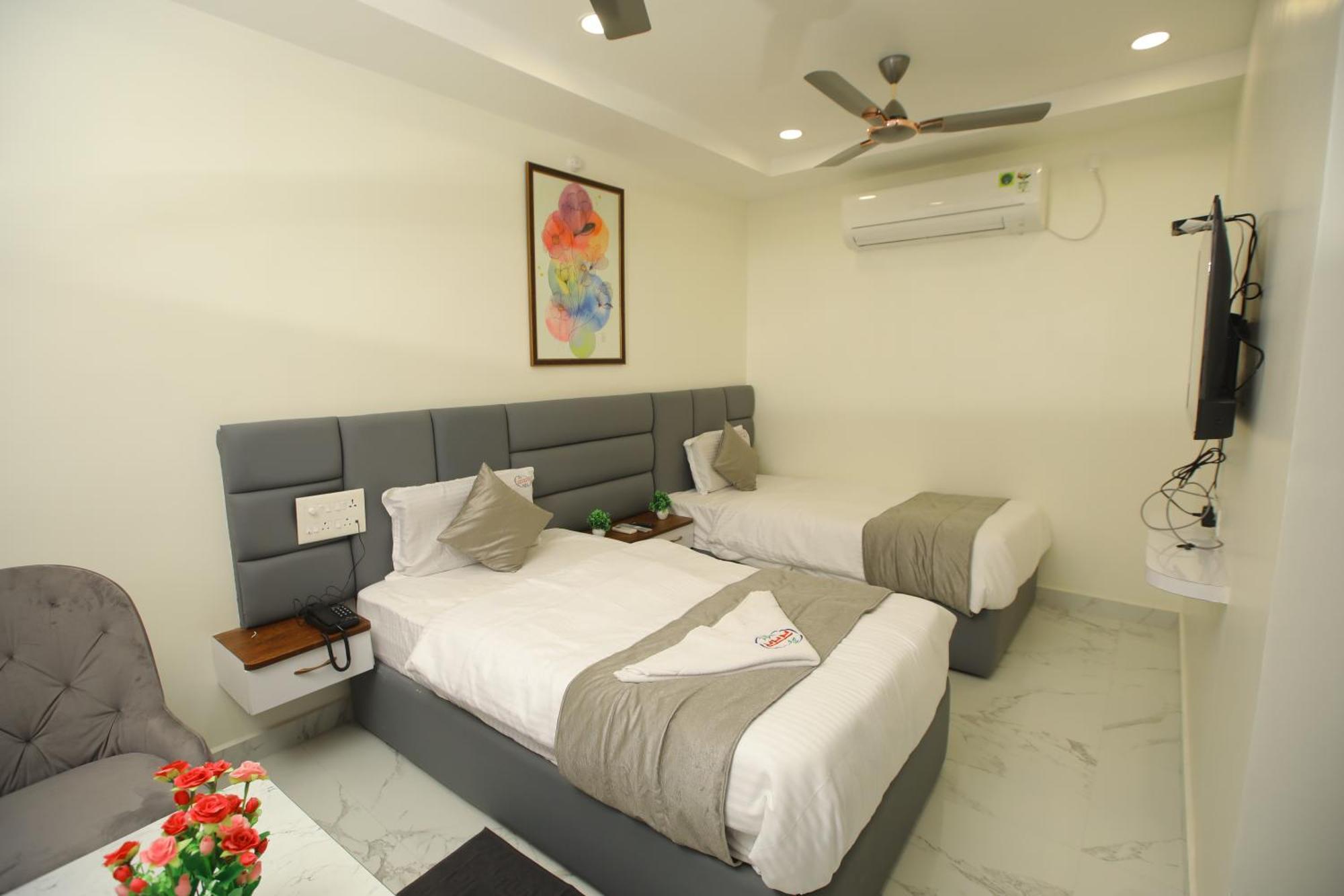 Готель Radha Rani Residency Khammam Екстер'єр фото